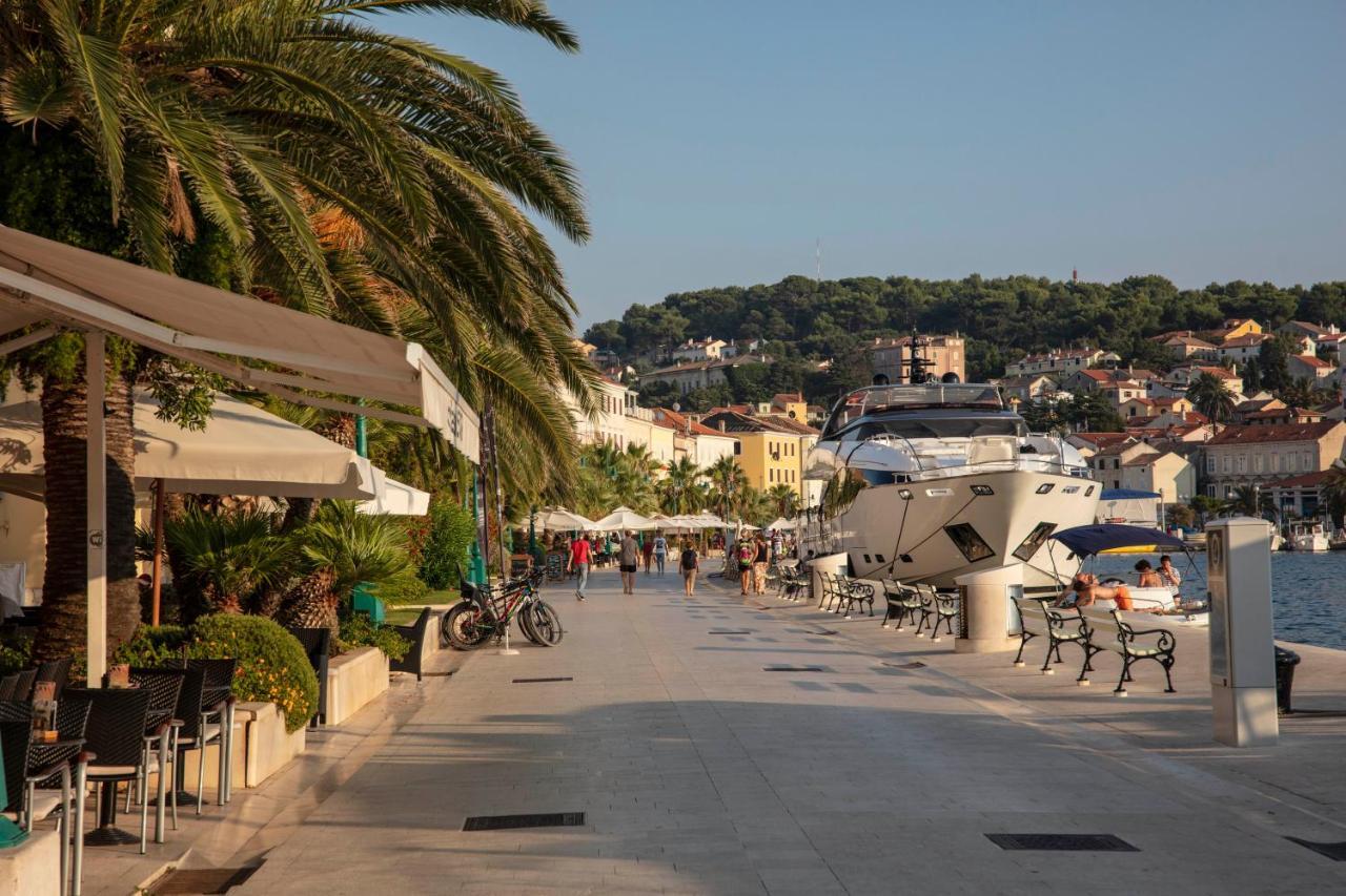 Boutique Hotel Alhambra Mali Lošinj Buitenkant foto